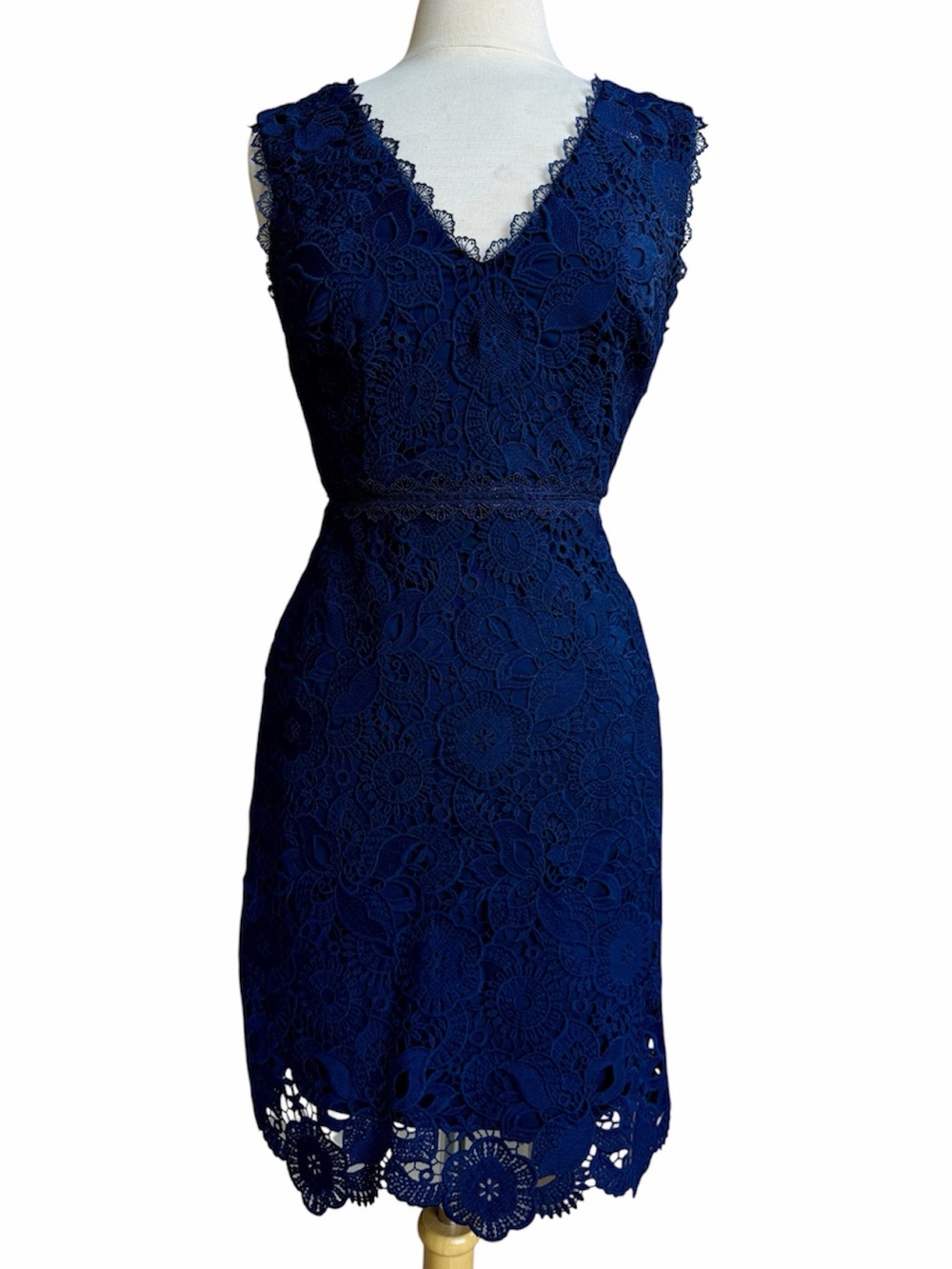 Laundry by Shelli Segal Navy Lace Cocktail Dress Size 2 Sleeveless Sheath